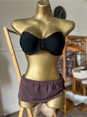 BUY 1 GET 1 50% OFF
TOBI Bandeau Bikini Top Mini SKIRT